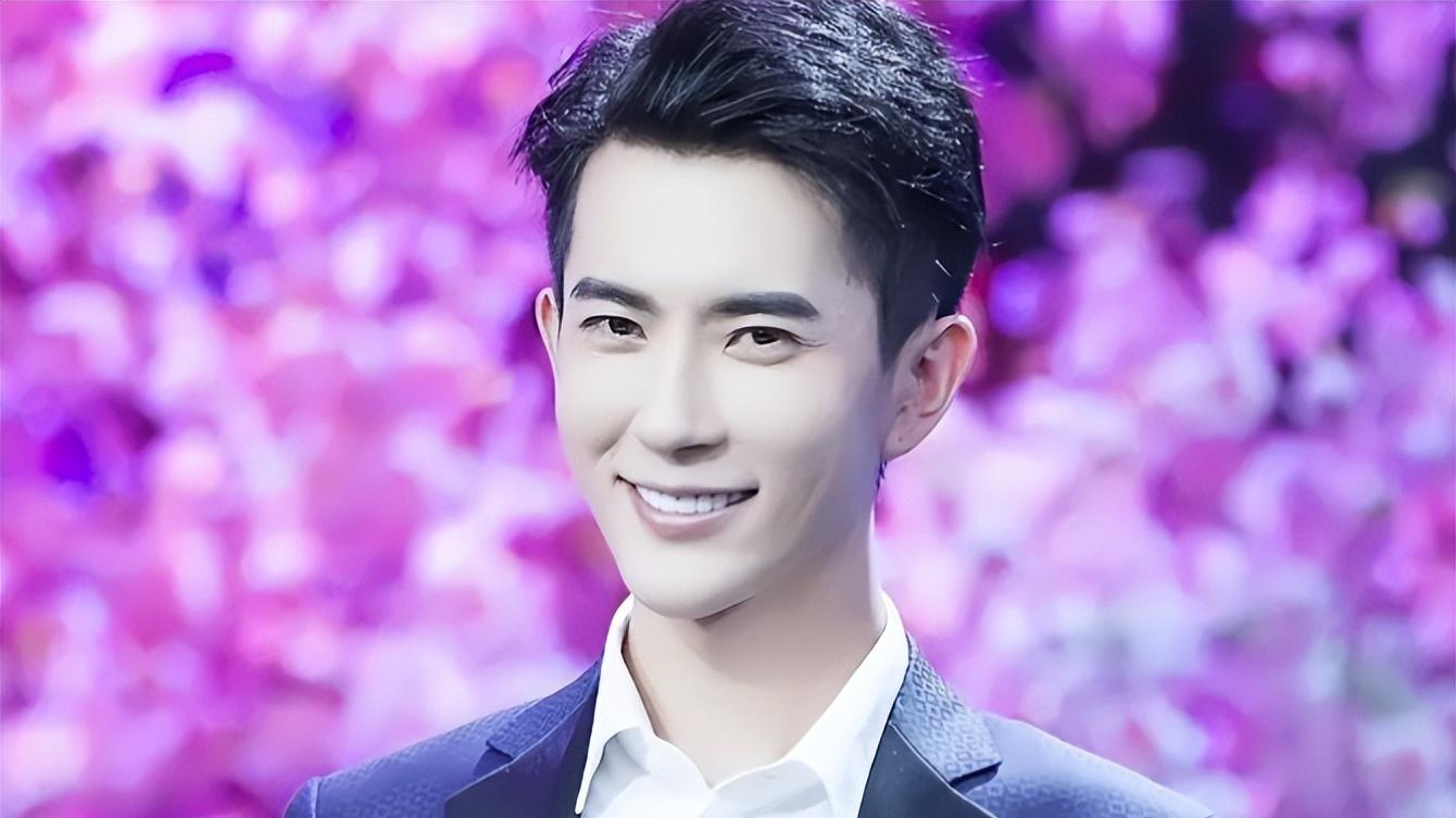 工作人员证实于朦胧坠楼身亡，多位好友发文悼念，于朦胧助理发声