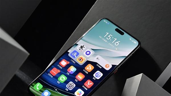 2025首款LCD屏真旗艦手機突然曝光，網友炸鍋：要賣斷貨！