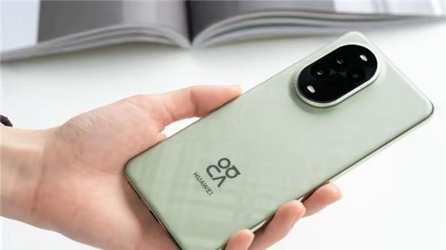 华为重回销量榜首！四款机型入手不亏，主力机选 Mate70 Pro+