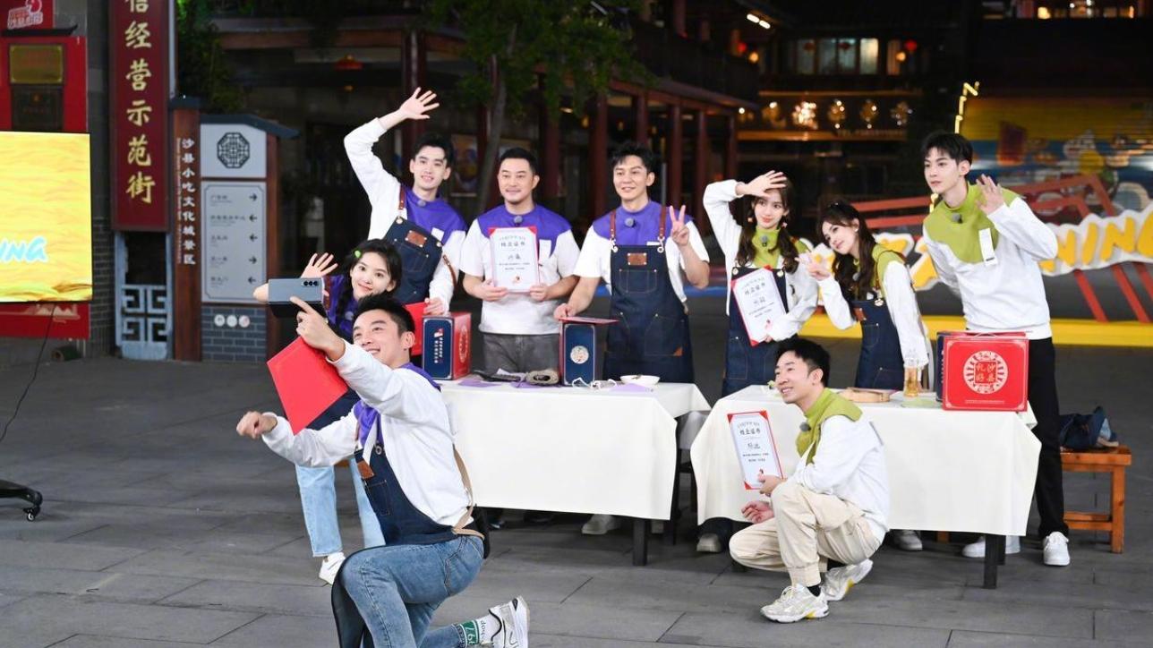 杨颖有望回归《跑男》？36岁生日李晨送祝福，杨幂郑恺沉默好现实