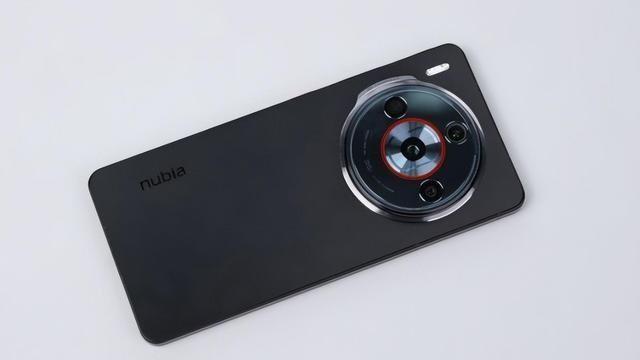 跌至1999元，双卫星通信+索尼IMX906，高性价比旗舰加速退场