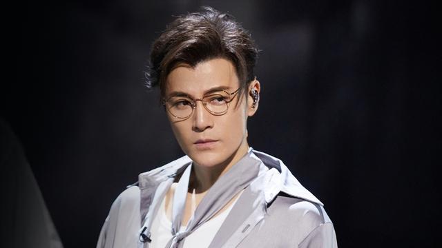 48岁许绍洋情商低？  尴尬发言频出！  放下骄傲，时代变了！