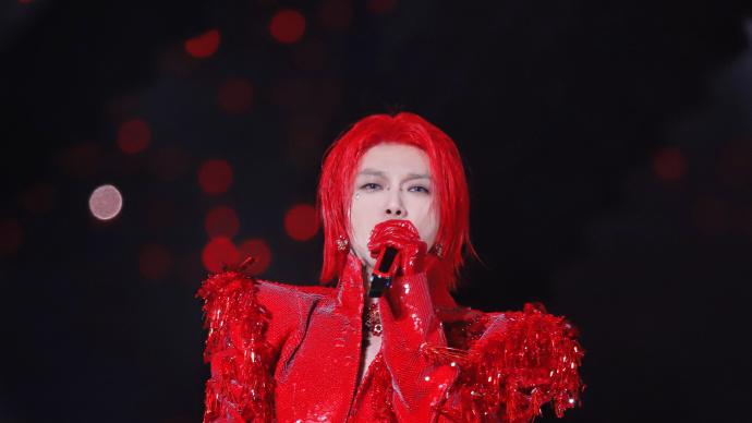 2025华晨宇火星演唱会，红发造型酷炫