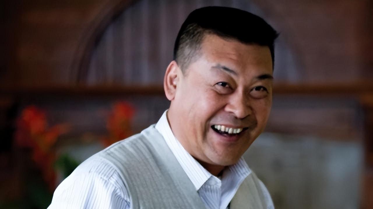 演员侯传果：身患癌症，妻子突发车祸意外，现状怎样了？