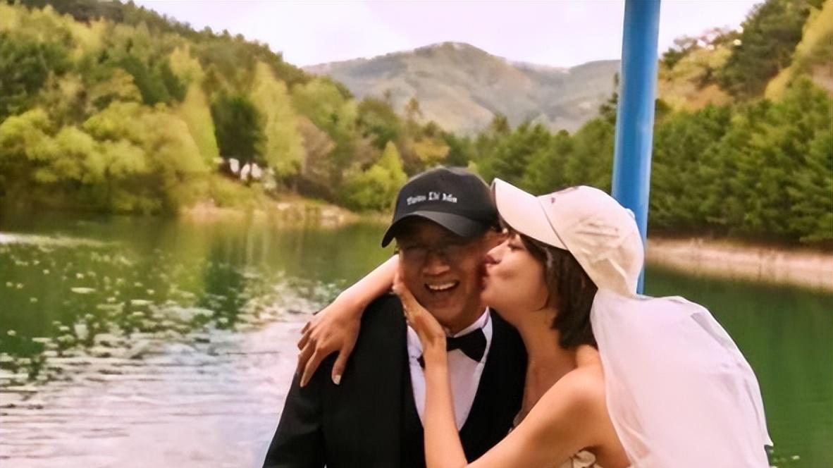 韩国知名女星婚礼，新郎哽咽落泪，网友：“哭成这样是真爱了”