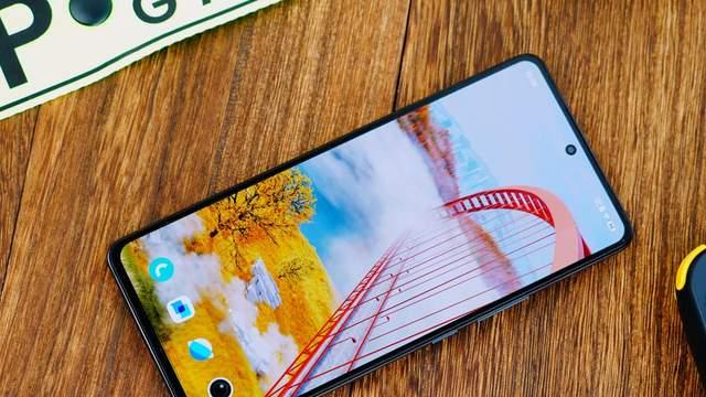 買(mǎi)手機(jī)想用六年不卡頓？這三臺(tái)高品質(zhì)耐用好機(jī)值得推薦