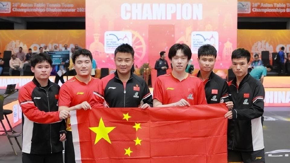 国乒8大巨星回顾亚锦赛，孙颖莎王楚钦带头发话，全提到荣耀和团结