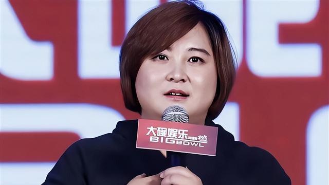 连上8年春晚，一部电影赚 1个亿，如今无人问津？她亲手葬送了自己