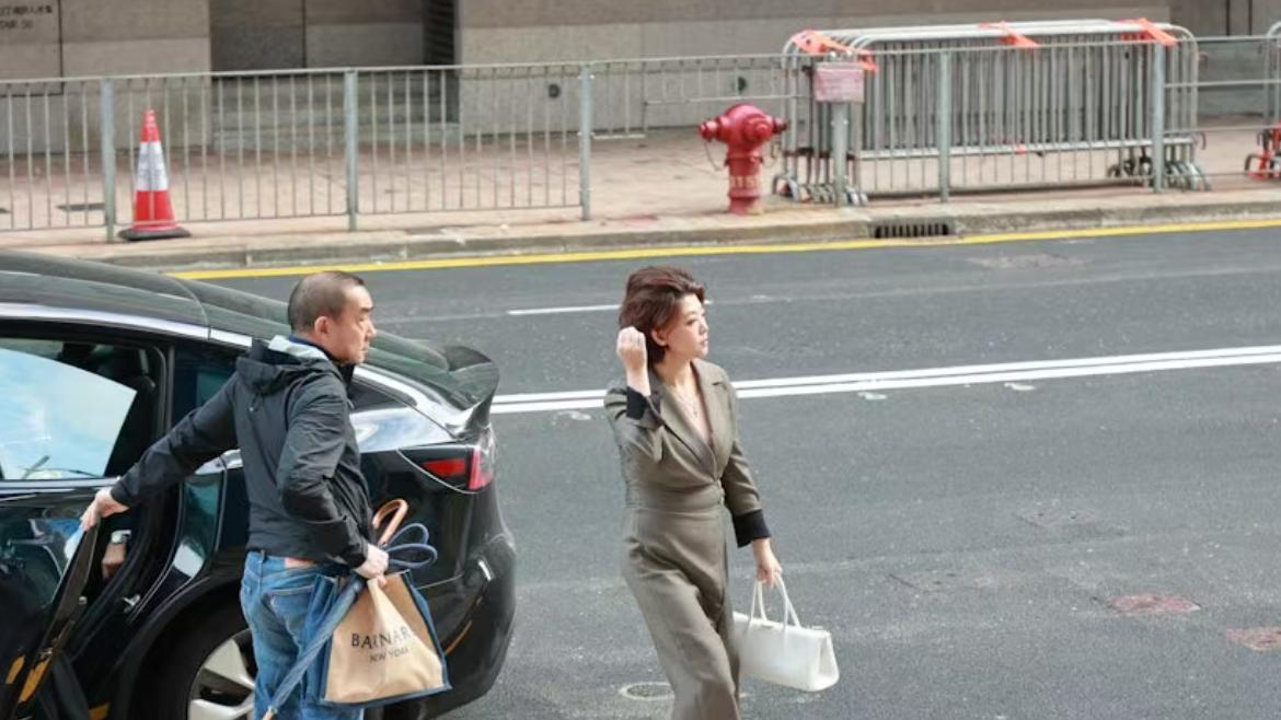 前港姐女儿发文控诉富豪爸爸！证实妈妈受暴力对待，二人正办离婚