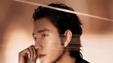 陈坤儿子23岁容貌逐渐显现母亲基因，像谁似乎可以一目了然！