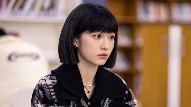 今晚开播！《树下有片红房子》来袭，阵容不错，这剧熬夜也得追