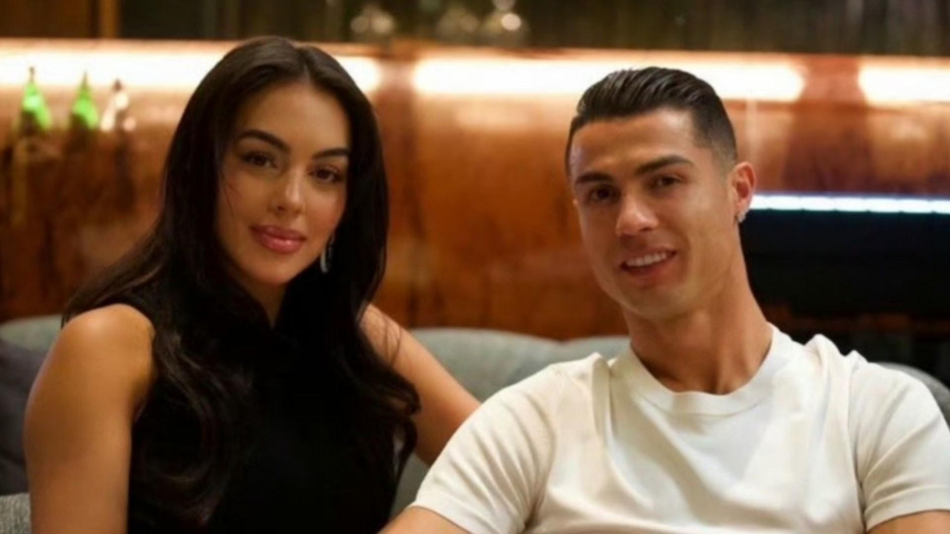 C罗最新采访出炉：我是凌晨1点求婚！和乔治娜的婚礼在世界杯之后