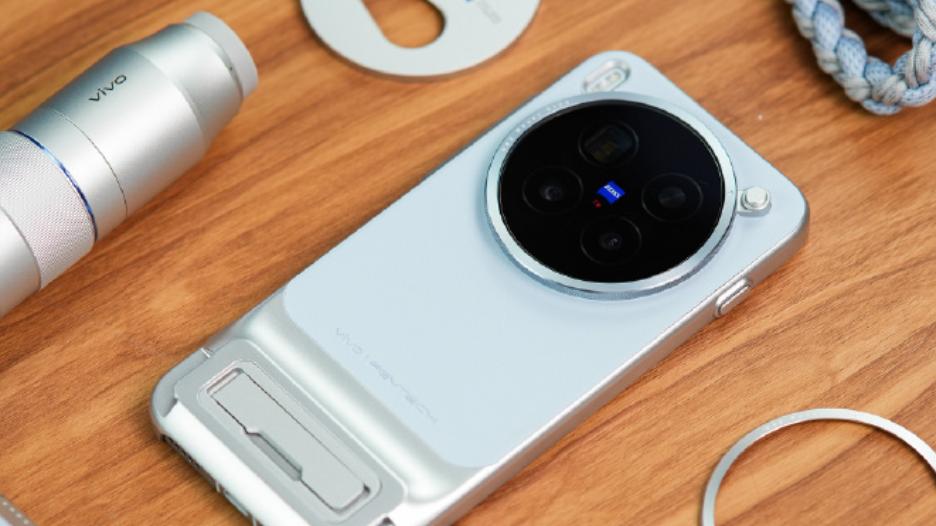 手機行業誕生“新黑馬”，開賣僅2天打破銷量紀錄，16GB+1TB+2億像素