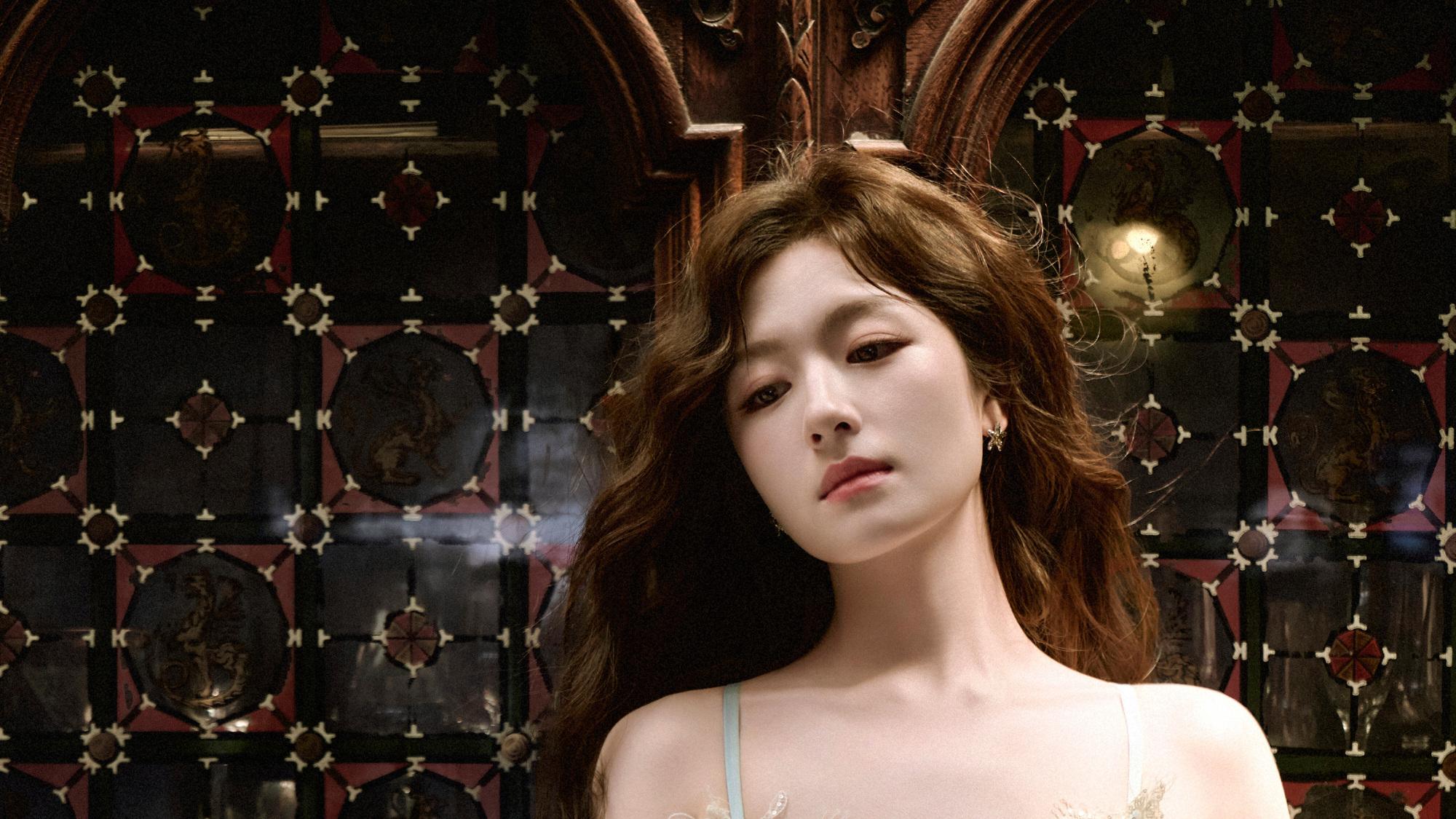 李兰迪手臂纹身首曝光，隐藏细节耐人寻味