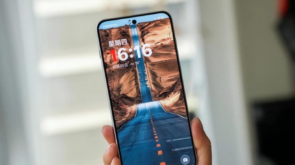 一加“不講武德”，16GB+1TB+7800mAh，頂配旗艦降至“新低價”