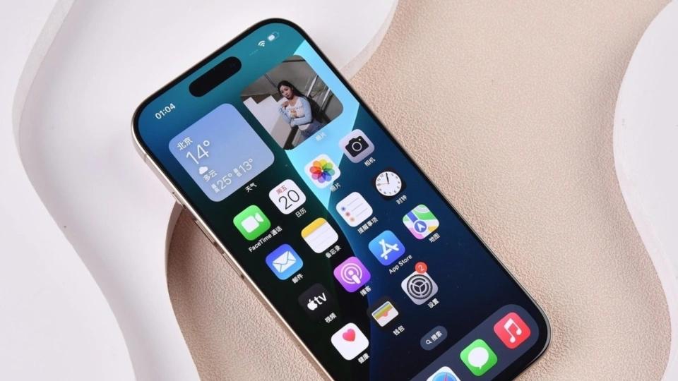 苹果宣布清仓，4800万三摄+钛金属边框，旧款iPhone跳水2000元