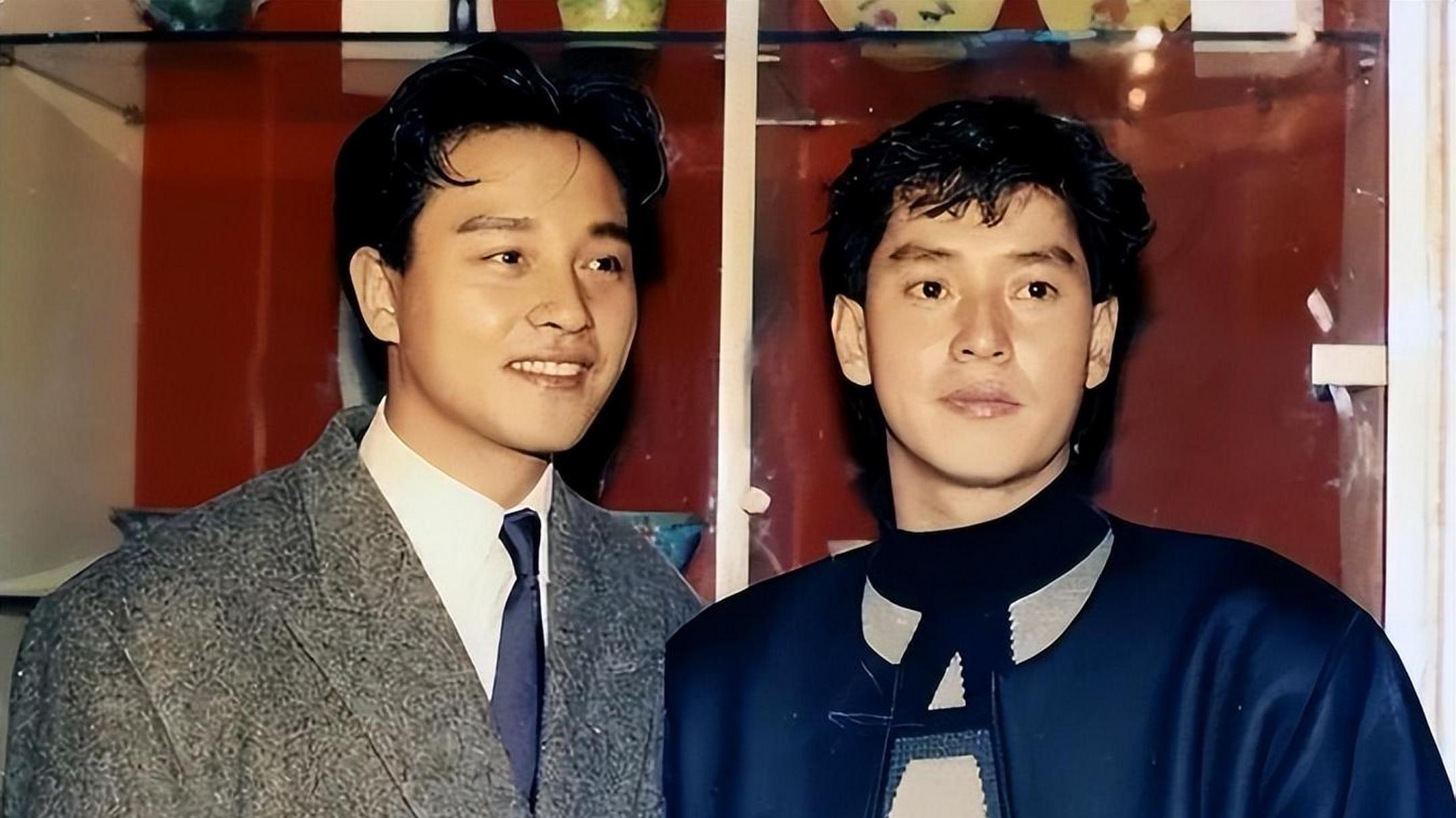 唐鹤德忌日发文引风波，深情悼念与恋情传闻，进退两难情何堪？