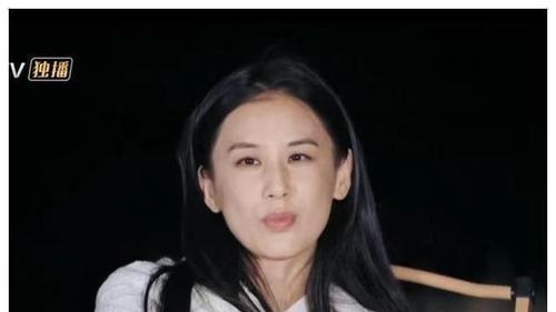 黄圣依离婚传闻？戒指消失！网友细节猜测分居内幕