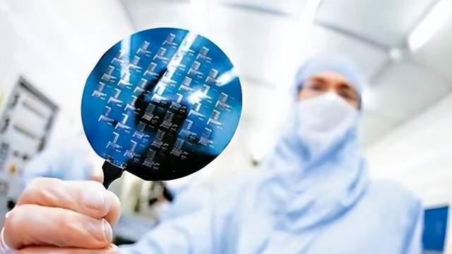 国产替代加速，上半年国产芯片设备，赢麻了