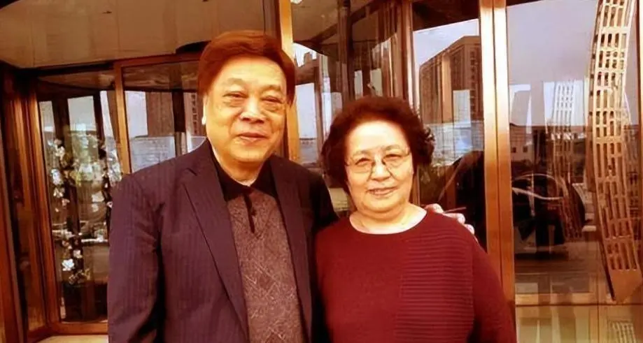 时隔两年才知道，赵忠祥托付5亿遗产给倪萍，的确是明智的选择