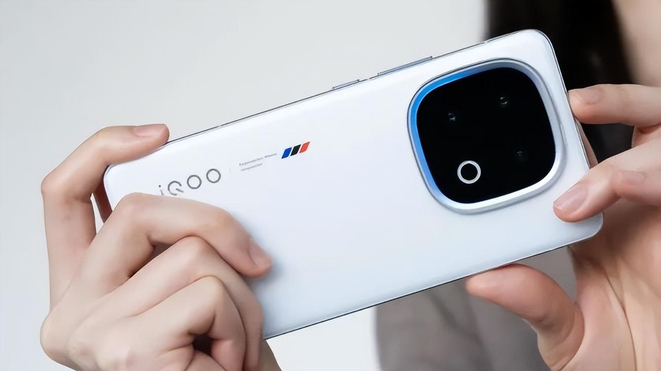 iQOO13清仓退场，16GB+1TB版跌到4149元！