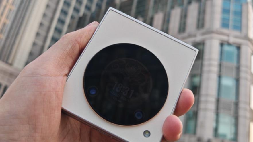 1785元！居然能买全新折叠屏手机，这杀疯了吧？