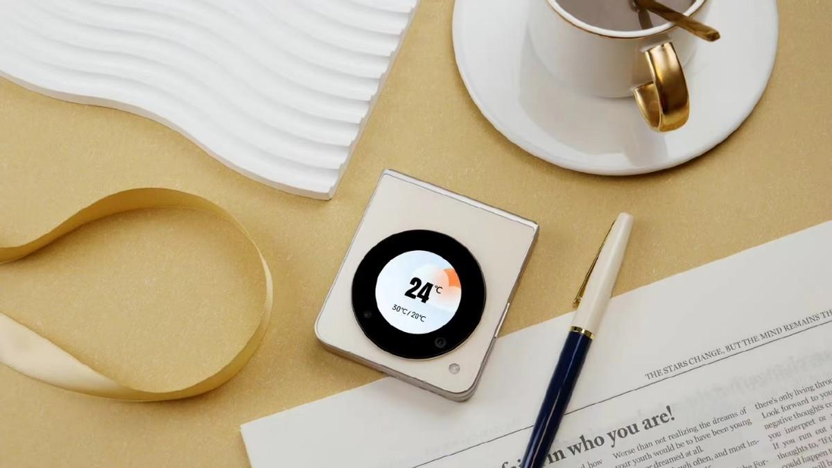 这手机厂商“疯了”，折叠屏卖到一千多元！