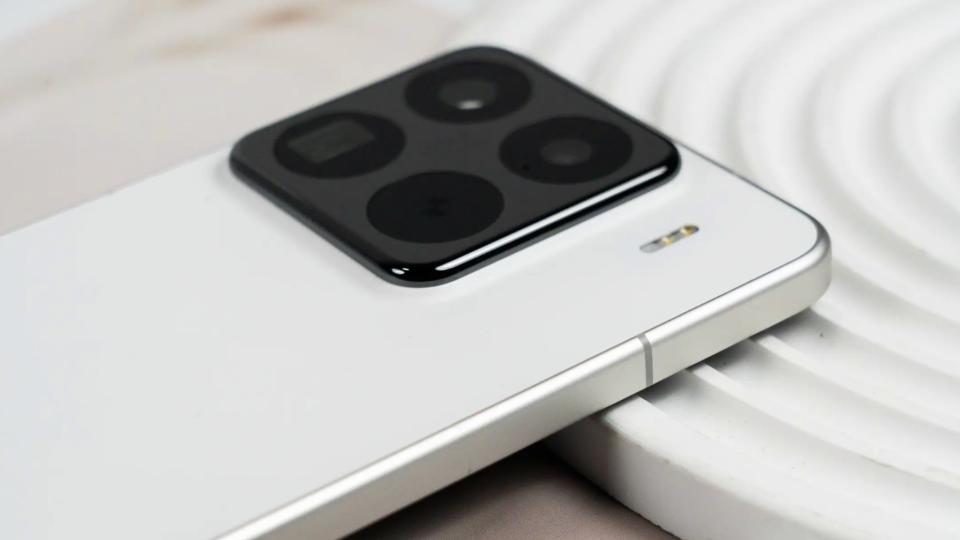 小米16系列影像革新：潜望式长焦镜头成标配，配置规格也已清晰！