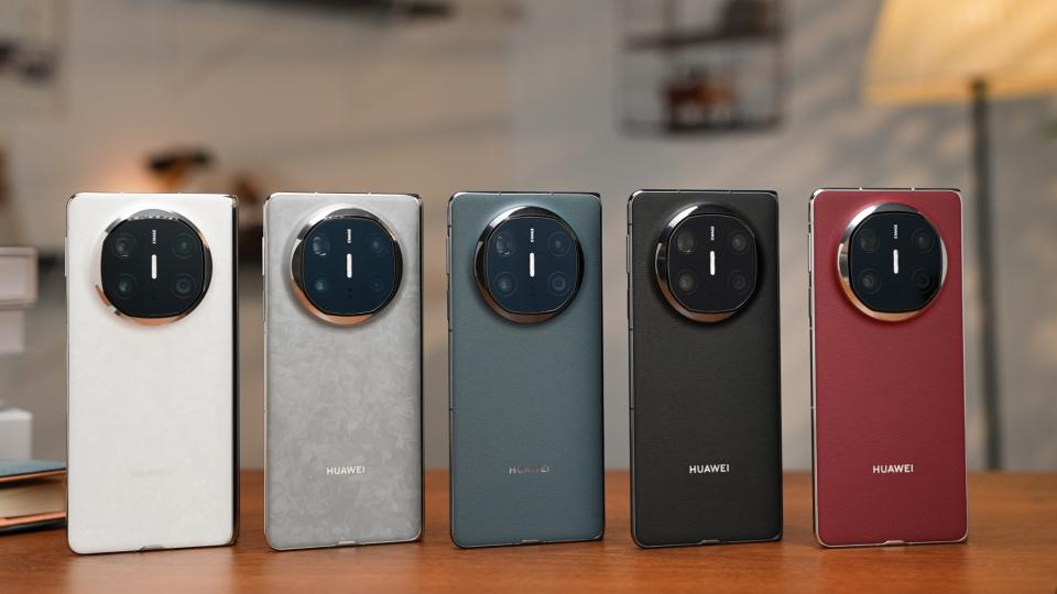 華為11月放大招！Mate80系列領銜，八款新機+平板穿戴齊上陣！