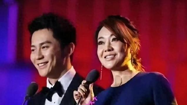 闫妮李晨官宣惊呆众人：相差七岁也能爱？糊涂女神情归何处？