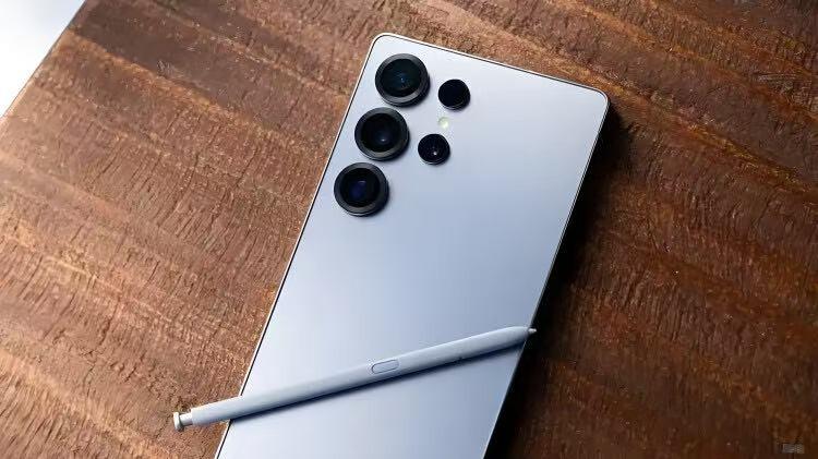 安卓机皇史无前例“大跳水”，16GB+1TB版跌价3301元，钛金属+2K屏