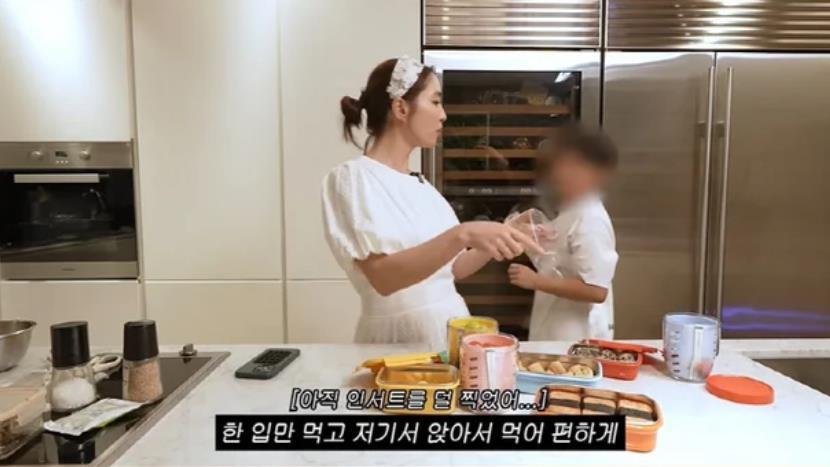 李秉宪10岁的儿子出镜，李珉廷：\像父亲的翻版\