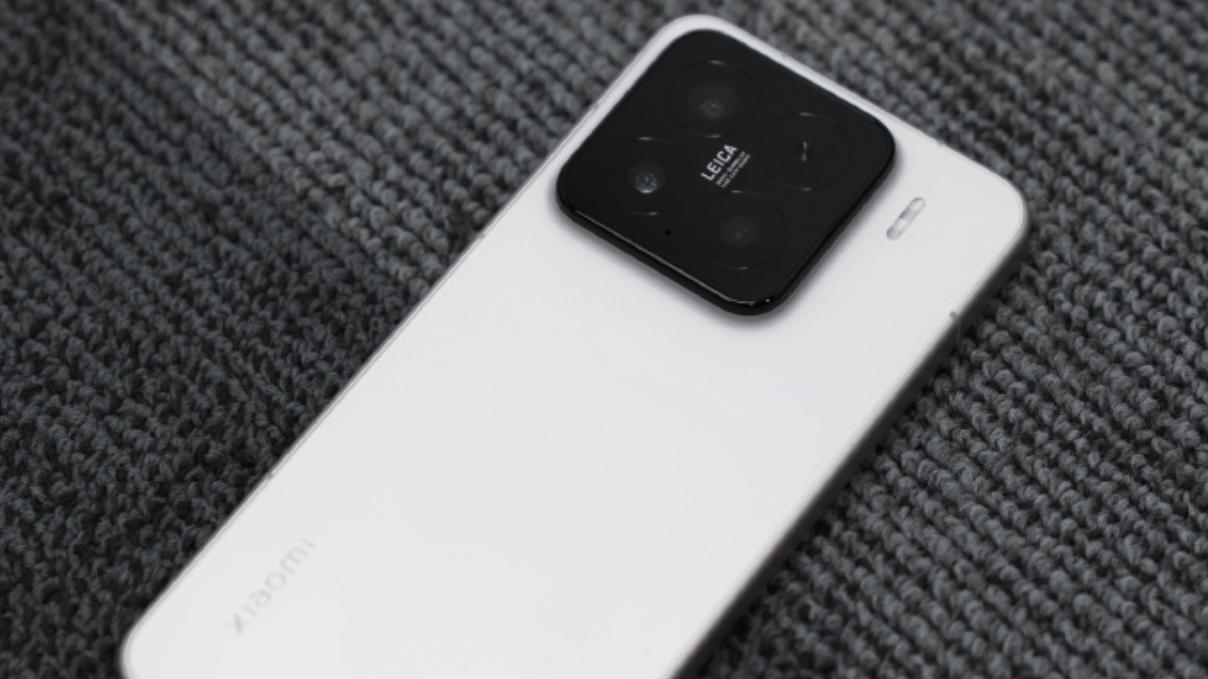 小米15最新售价确定，16GB+512GB突降1311元，卖得好也降价