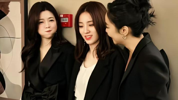 首播破1.8万登顶！比《玫瑰的故事》带感，今年都市剧终于等来王炸