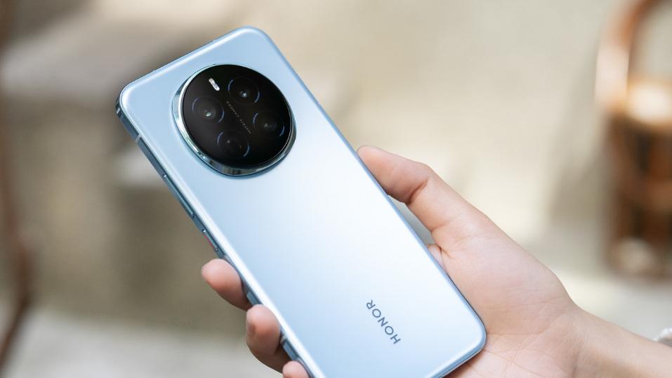 荣耀高端机大跳水，骁龙8至尊版+50倍变焦+5650mAh，低至3798元