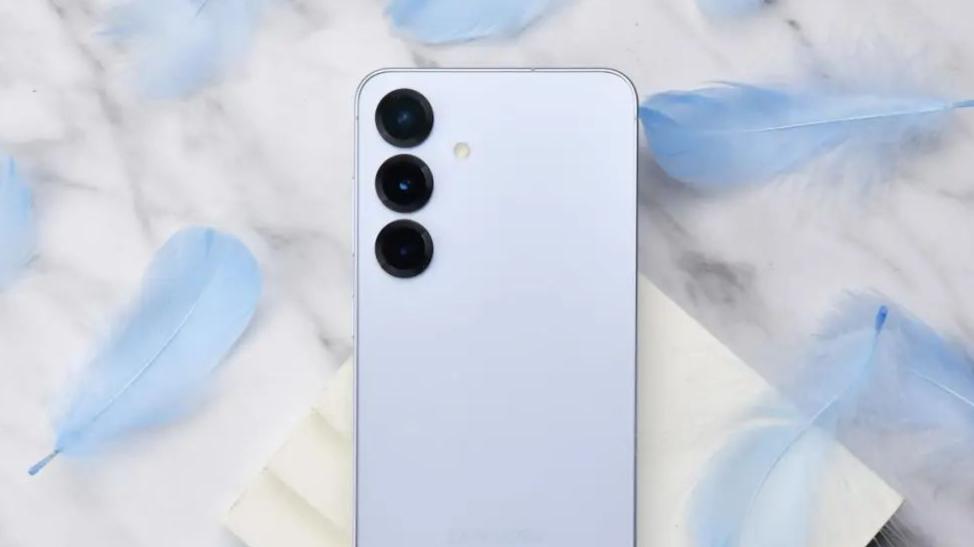 三星再次妥协！12GB+512GB突降2001元，骁龙8至尊版+30倍变焦