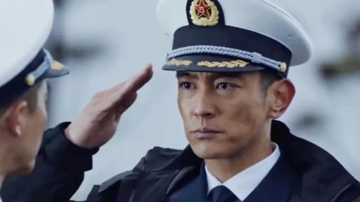 上座率太恐怖！文有张涵予，武有蒋璐霞，《蛟龙行动》要翻身了