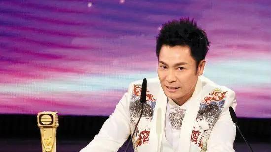 香港“学生情人”重提视帝前男友，拒绝求婚转嫁他人，曾经深爱过