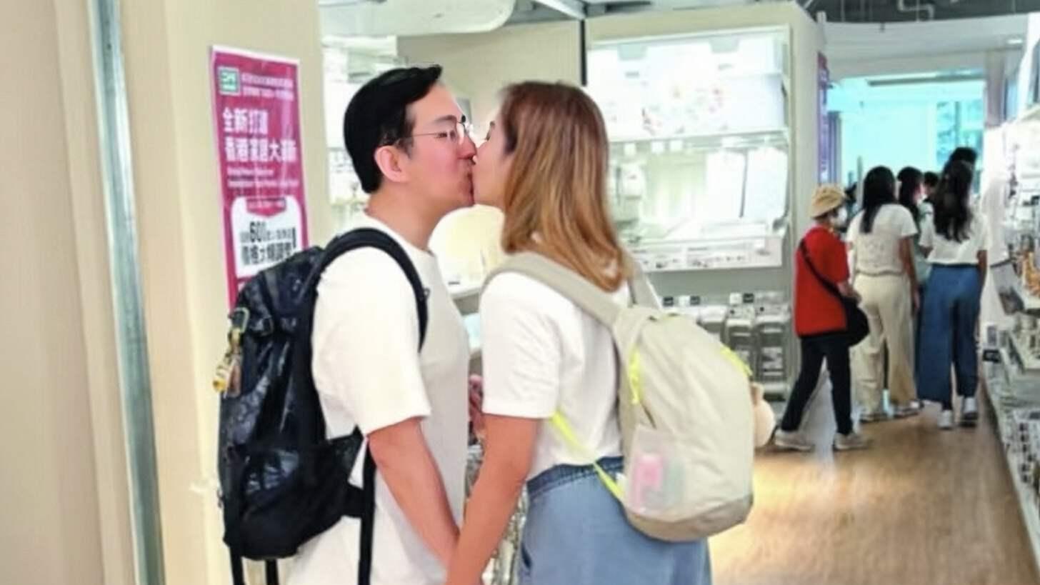 恭喜！TVB知名美女主持新恋情曝光，和男友两小时当众接吻超20次