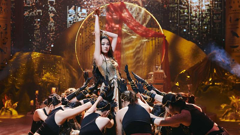 《王牌对王牌》暂别沈腾，收视依旧强悍，卫视领跑，金靖能挑大梁