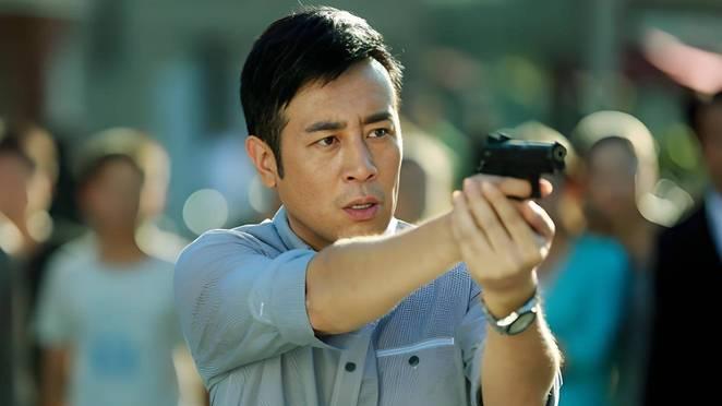 仅播四集，热度飙升，熬夜追完后我想说：能和《我是刑警》媲美了