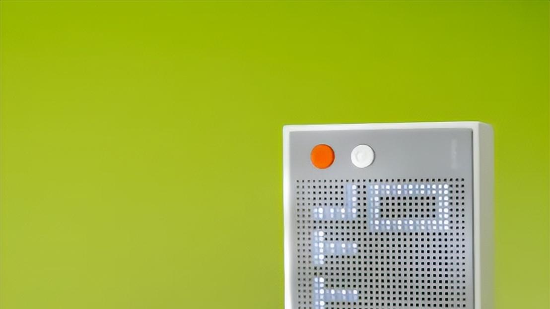 充电器也能这么美？闪极140W点阵屏开箱：每一个细节都是惊喜