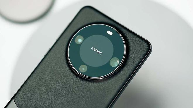 華為降價三分之一清倉，跌價3554元，純血鴻蒙+200倍變焦