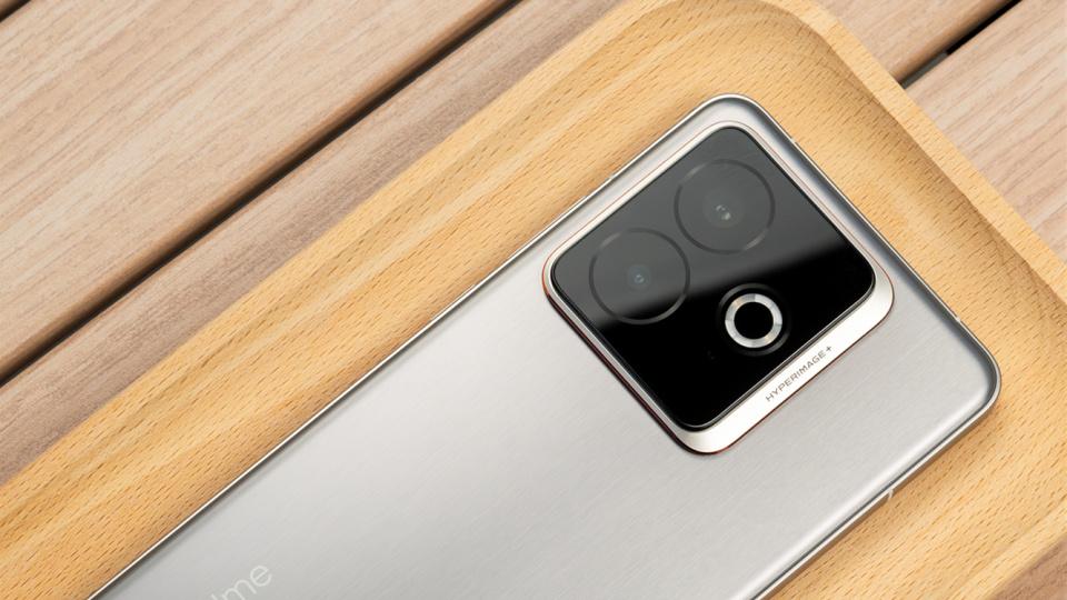 真我GT8再次被确认：2K直屏+超声波指纹，内卷出新高度