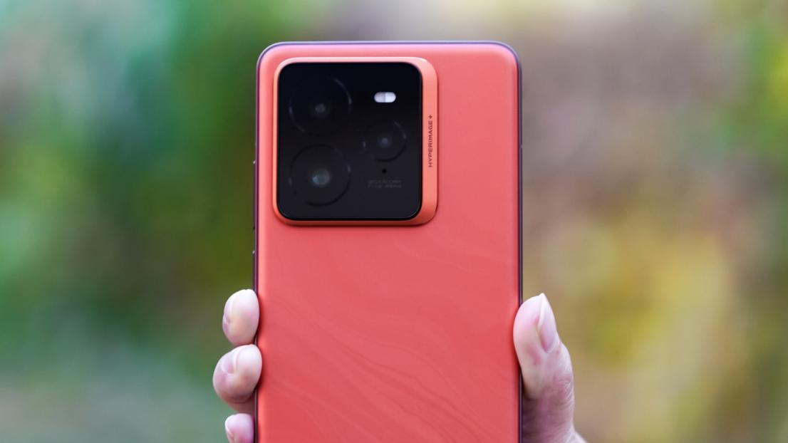 真我彻底发飙？骁龙8至尊版手机才3129元，120倍变焦+6500mAh