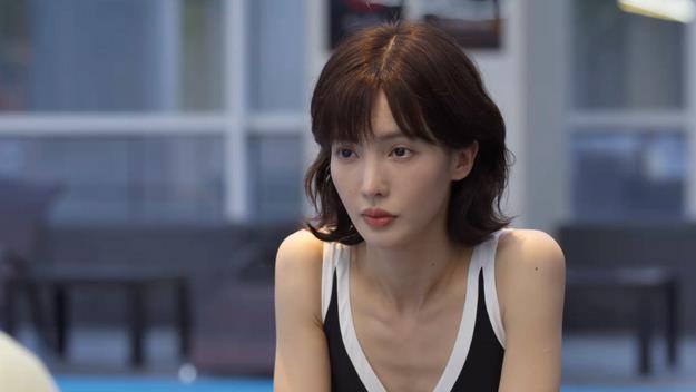 骨瘦如柴、全身涂白、满嘴假牙，内娱的畸形审美，什么时候是尽头