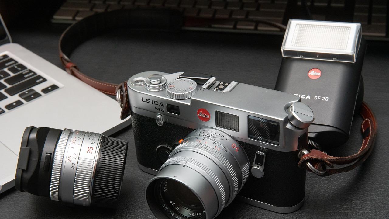 2025相机市场展望 单反退场 胶片回归 中画幅变革