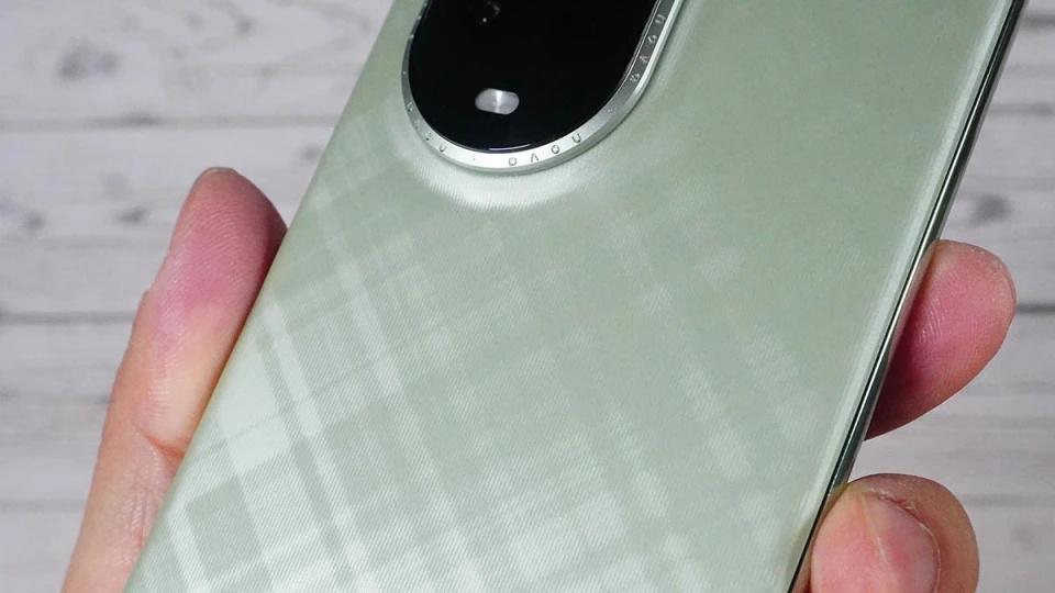 华为开启“清仓模式”，从3999元降至2379元，512GB售价更亲民了