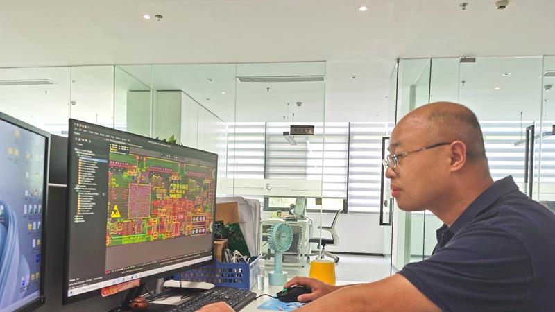 行进中国｜为国产安检机配上“火眼金睛”