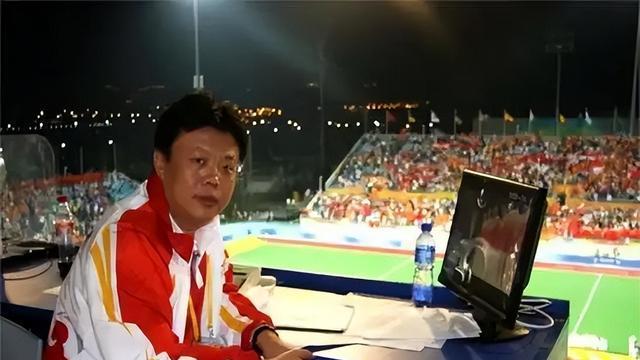 春妮蒋虎离婚16年，她转身嫁给刚强生活幸福，他54岁仍孤单一人